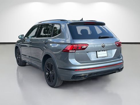 Used 2022 Volkswagen Tiguan SE R-Line FWD image 5