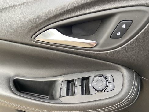Used 2024 Buick Encore GX Preferred FWD image 47