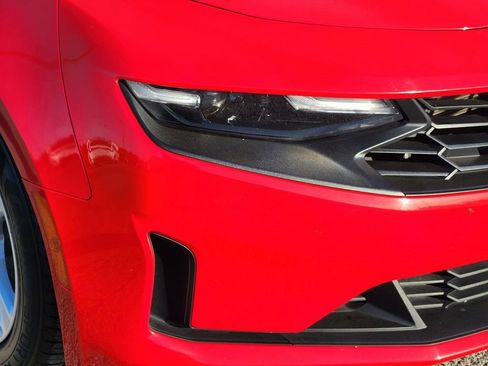 Used 2023 Chevrolet Camaro LT image 9