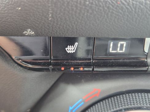 Used 2025 Chevrolet Blazer LT image 26