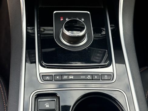 Used 2017 Jaguar XE Prestige RWD image 22