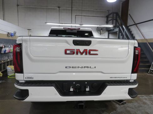 New 2026 GMC Sierra 2500 Denali w/ Denali Reserve Package image 5