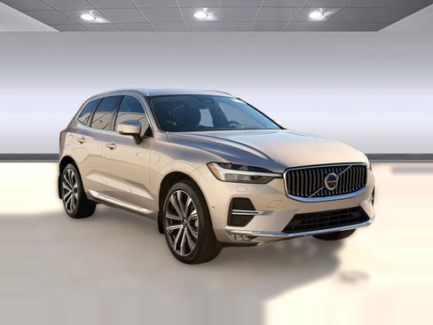 Certified 2023 Volvo XC60 B5 Ultimate image 7