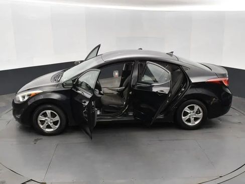 Used 2014 Hyundai Elantra SE FWD image 7