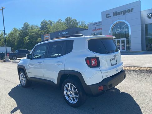 Used 2021 Jeep Renegade Latitude w/ Convenience Group AWD/4WD image 4