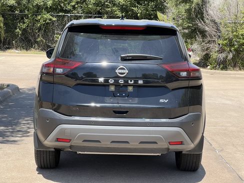 Used 2023 Nissan Rogue SV FWD image 4