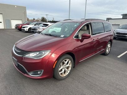Used 2017 Chrysler Pacifica Touring-L w/ Tire & Wheel Group