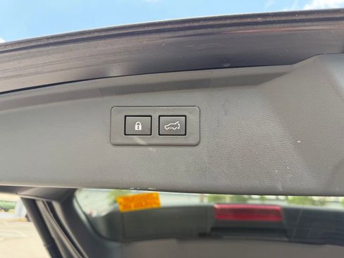 Used 2021 Subaru Outback Touring XT AWD/4WD image 8