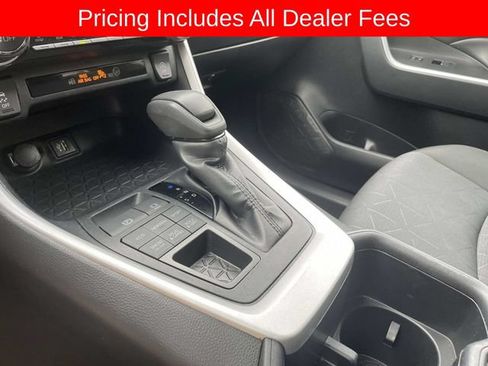 Used 2024 Toyota RAV4 XLE AWD/4WD image 33