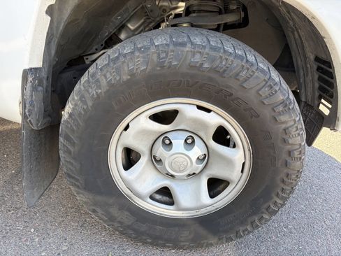 Used 2013 Toyota Tacoma PreRunner w/ SR5 Pkg RWD image 5