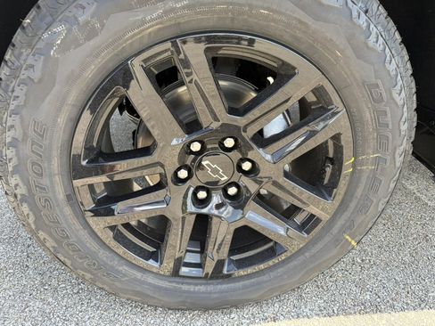 New 2026 Chevrolet Silverado 1500 LT Trail Boss w/ Convenience Package II AWD/4WD image 9