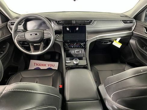 Used 2023 Jeep Grand Cherokee L Limited AWD/4WD image 41