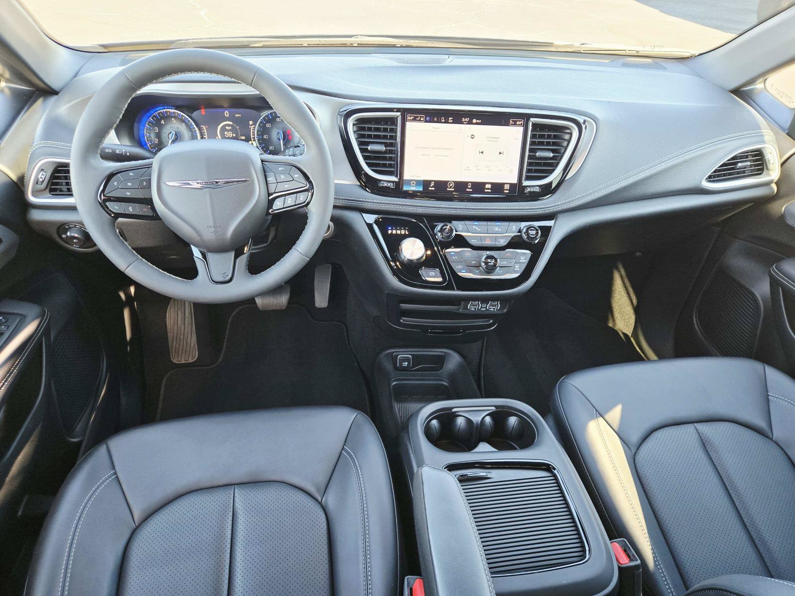 Used 2024 Chrysler Pacifica Touring-L FWD image 11