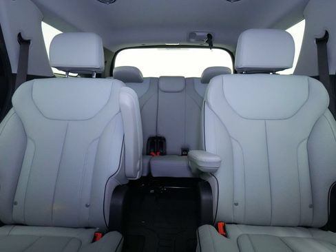 Used 2024 Hyundai Palisade SEL FWD image 16