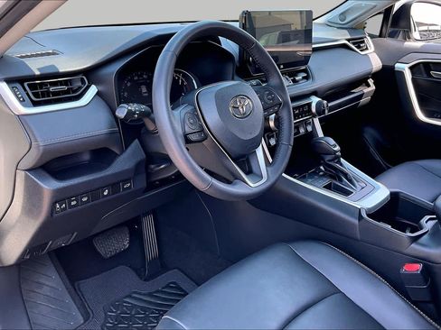 Used 2023 Toyota RAV4 XLE Premium FWD image 17