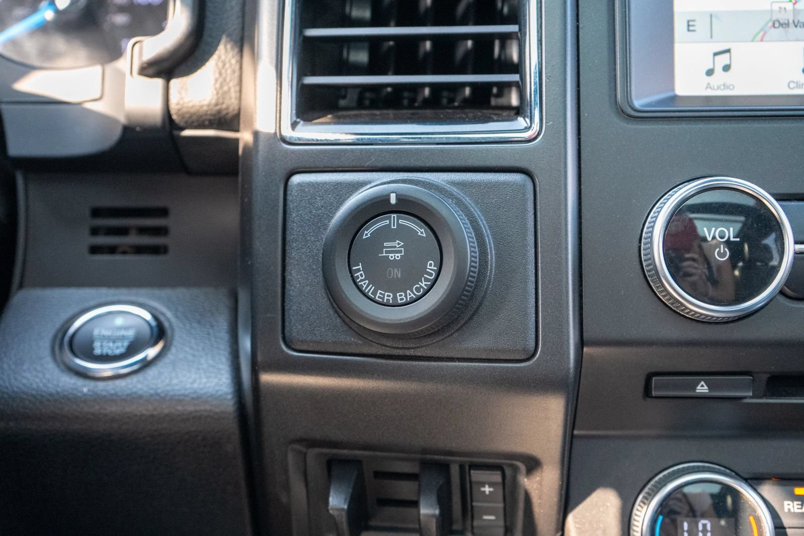 Used 2018 Ford Expedition Limited w/ Equipment Group 301A RWD image 34