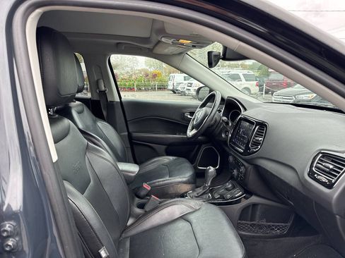 Used 2018 Jeep Compass Limited w/ Navigation Group AWD/4WD image 13