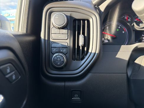 Used 2023 Chevrolet Silverado 2500 Custom w/ Custom Value Package image 22