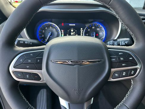 New 2026 Chrysler Pacifica Select image 21