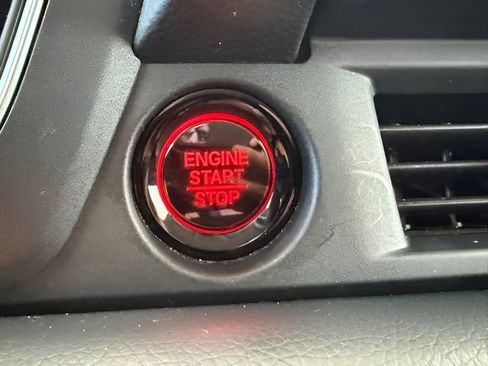 Used 2025 Honda Pilot EX-L image 39