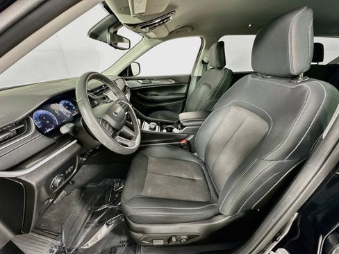 Used 2023 Jeep Grand Cherokee L Laredo w/ Luxury Tech Group I RWD image 20