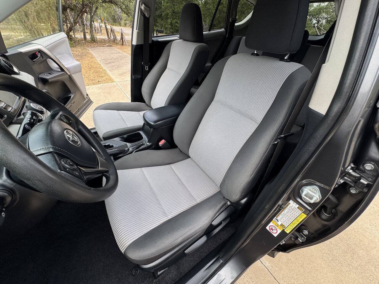 Used 2013 Toyota RAV4 LE FWD image 39