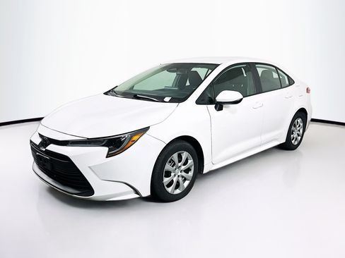 Used 2024 Toyota Corolla LE FWD image 3