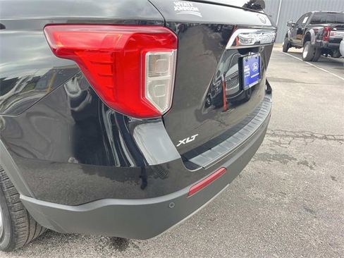 Used 2022 Ford Explorer XLT w/ Equipment Group 202A image 10