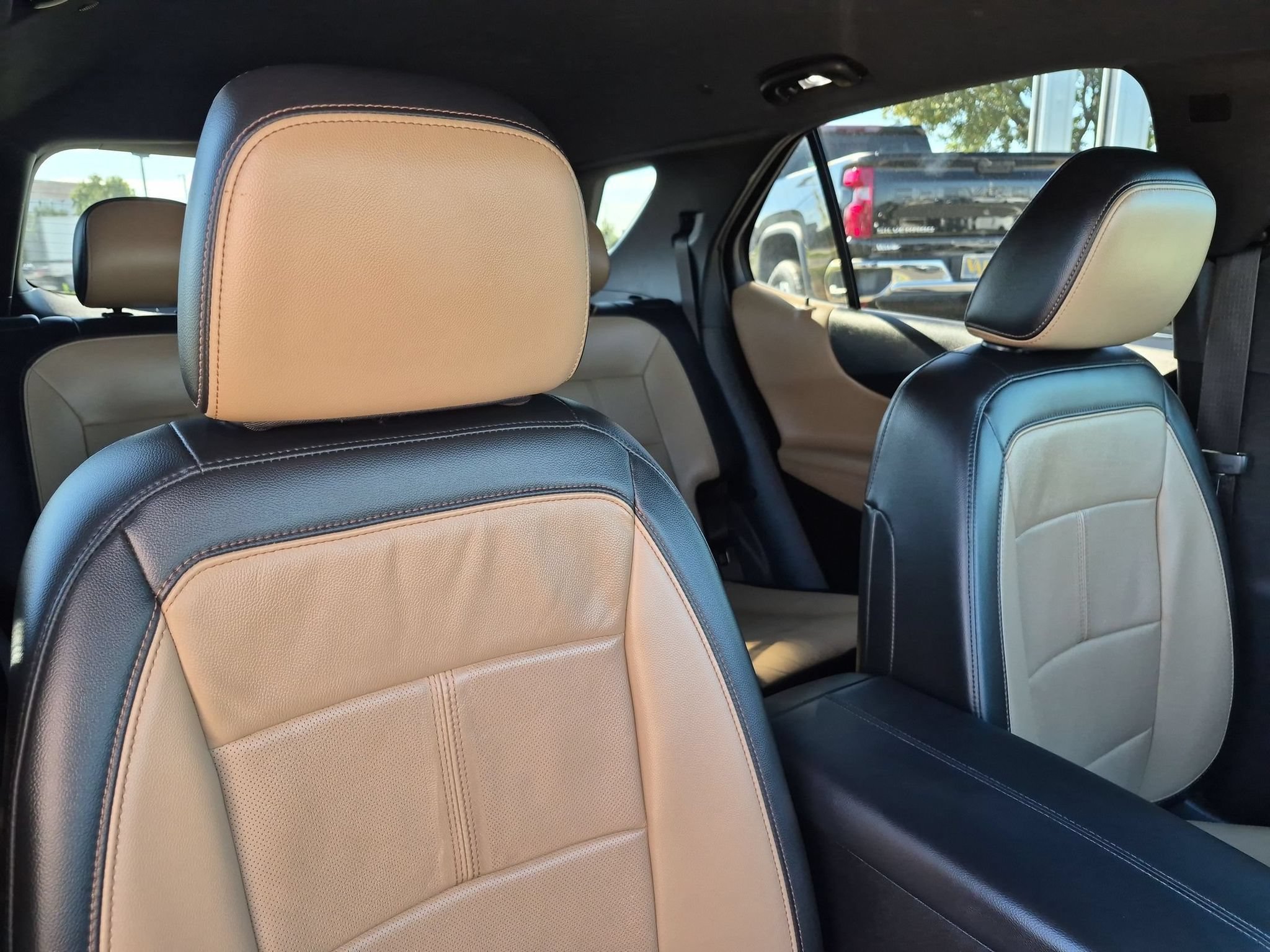 Used 2022 Chevrolet Equinox Premier FWD image 32