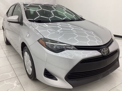 Used 2018 Toyota Corolla L image 3