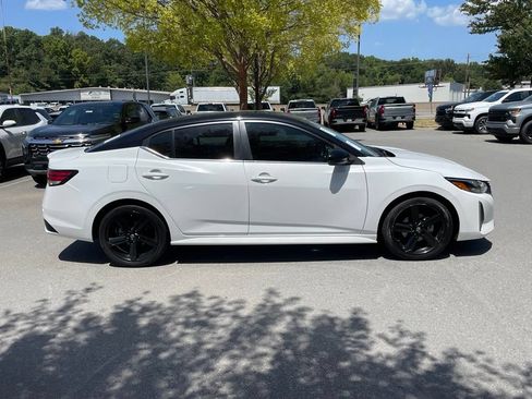 Used 2024 Nissan Sentra SR FWD image 8