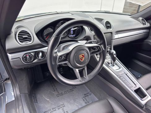 Used 2024 Porsche 718 Cayman RWD image 13
