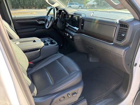Used 2024 GMC Sierra 1500 SLT image 31