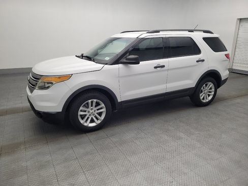 Used 2015 Ford Explorer image 2