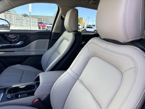 New 2026 Lincoln Corsair Premiere image 21