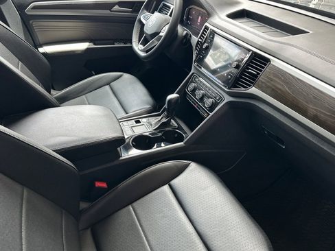 Used 2023 Volkswagen Atlas SE w/ Panoramic Sunroof Package FWD image 17