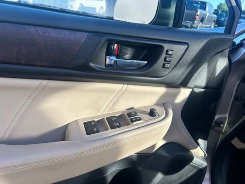 Used 2019 Subaru Outback 2.5i Premium AWD/4WD image 11