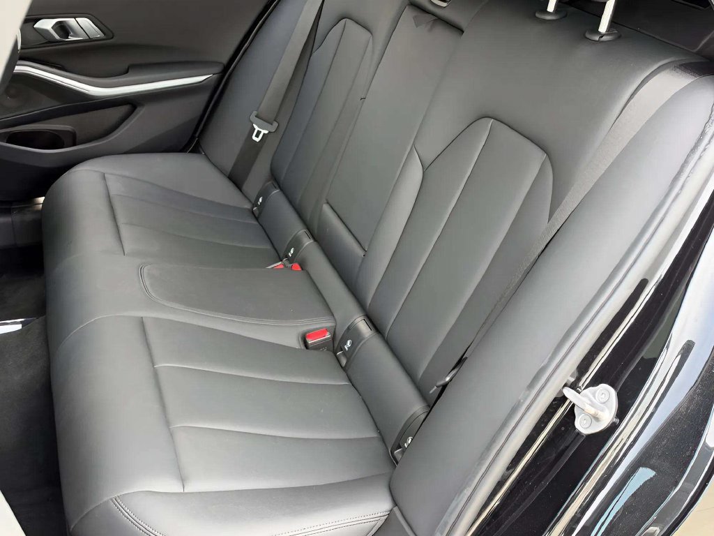 Used 2021 BMW M340i w/ Driving Assistance Package RWD image 9
