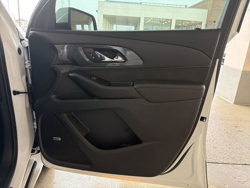 Used 2023 Chevrolet Traverse High Country w/ LPO, Floor Liner Package image 27