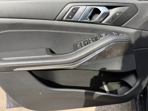 Used 2022 BMW X5 sDrive40i w/ M Sport Package RWD image 21
