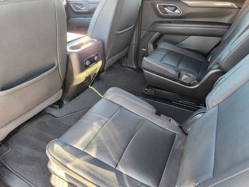 Used 2022 Chevrolet Tahoe RST w/ Luxury Package image 35