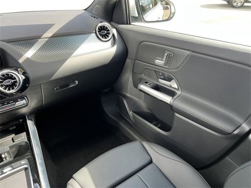 Certified 2025 Mercedes-Benz GLA 250 4MATIC image 31