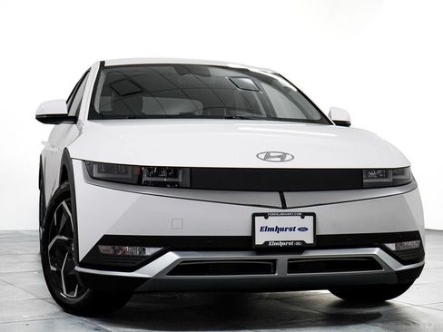 Used 2024 Hyundai Ioniq 5 SEL AWD/4WD image 3