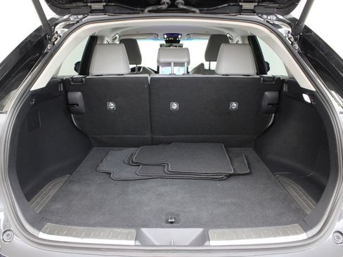 Used 2024 Toyota Venza XLE AWD/4WD image 29