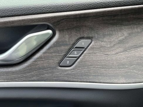 New 2025 Jeep Grand Cherokee Limited w/ Black Appearance Package image 23