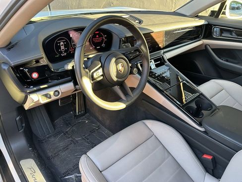 Certified 2025 Porsche Panamera 4 image 16