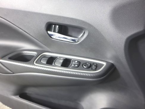 Certified 2025 Nissan Versa SR w/ Trunk Package image 17