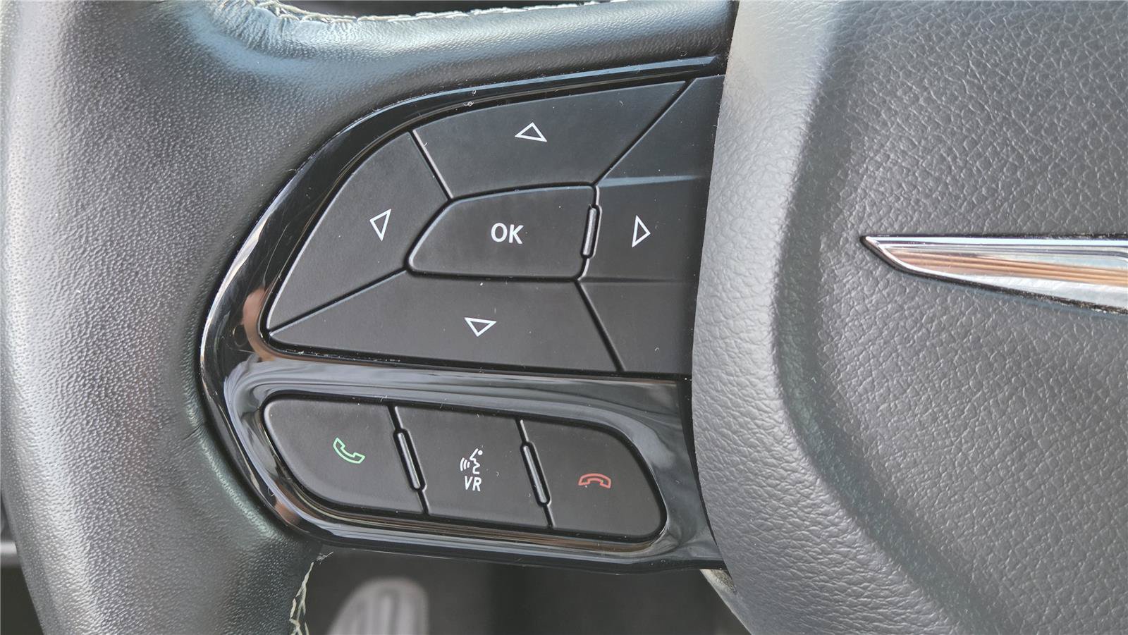 Used 2021 Chrysler Pacifica Touring-L w/ S Appearance Package AWD/4WD image 19