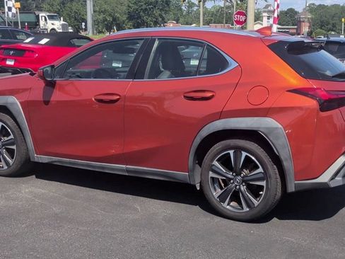 Used 2019 Lexus UX 200 w/ Accessory Package 2 FWD image 6