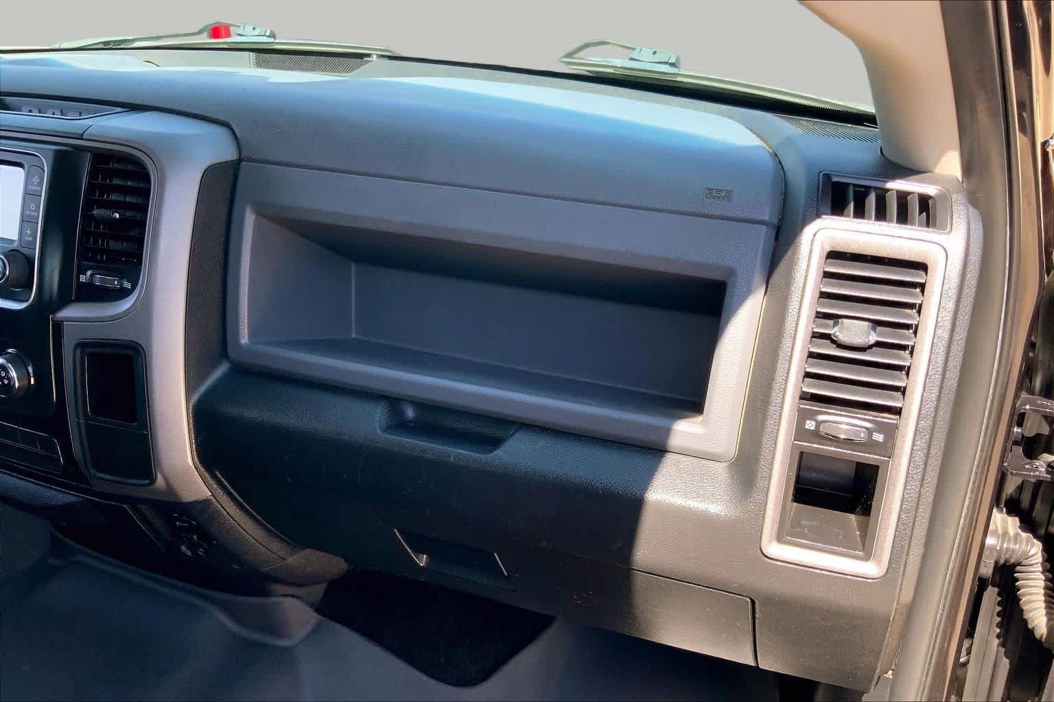 Used 2015 RAM 1500 Express RWD image 16